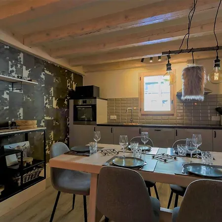 Somptueux De 130 M², Exposé Plein Sud, Vue Sur Les Montagnes. Chalet Val Thorens