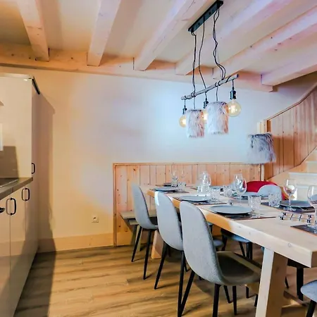 Somptueux De 130 M², Exposé Plein Sud, Vue Sur Les Montagnes. *