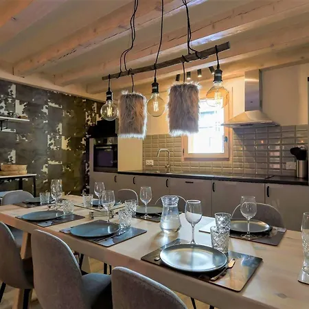 Somptueux De 130 M², Exposé Plein Sud, Vue Sur Les Montagnes. Chalet